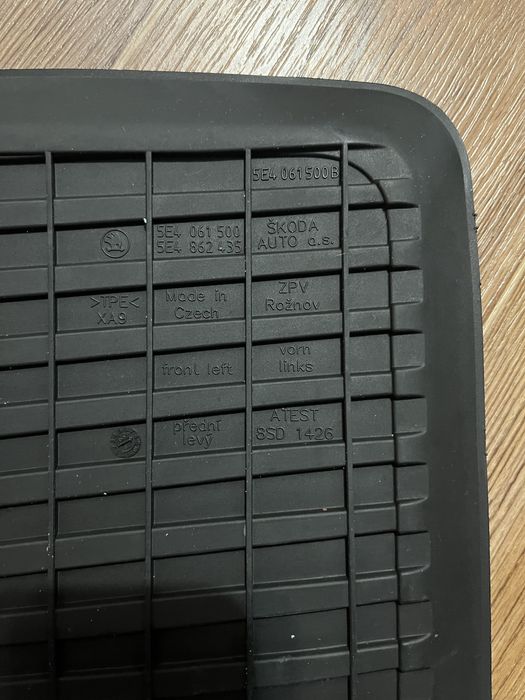 Продам коврики на Skoda Octavia А8