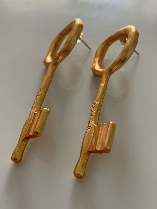 Модерни авангардни  обеци във формата на ключ "Schiaparelli"