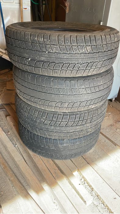Продам 4 авто покрышки размер  205/70/R15