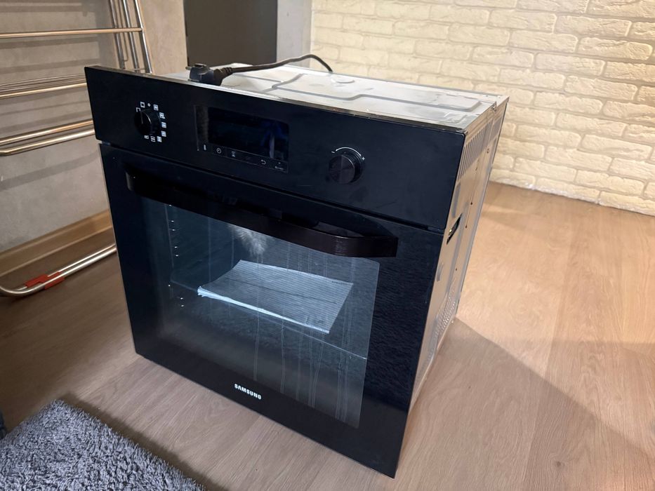 Духовка Samsung NV70K