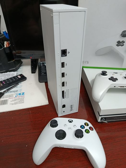 Две приставки Xbox