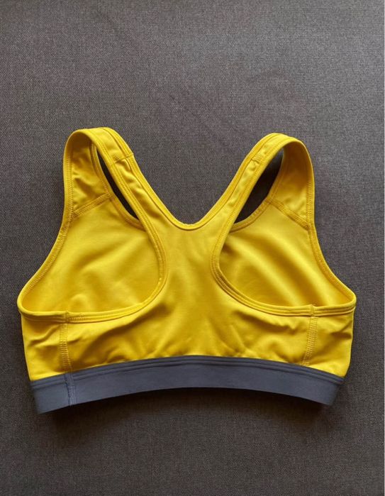 Оригинален дамски спортен сутиен Nike