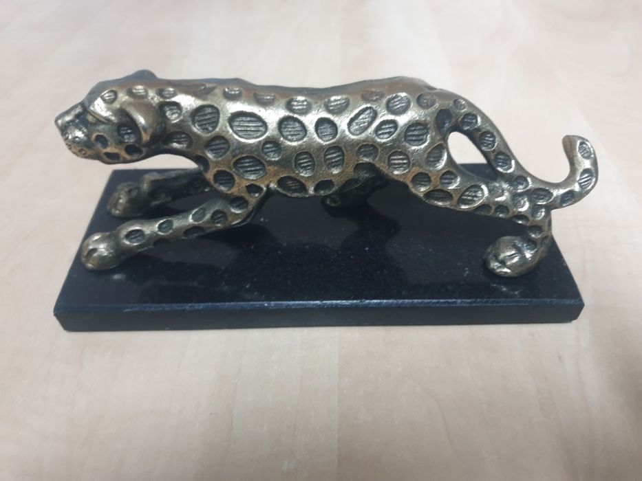 Leopard din bronz