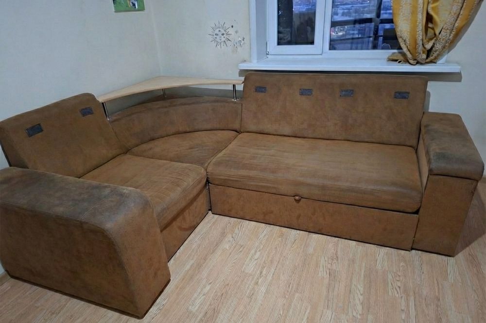 Отдам диван б/у.