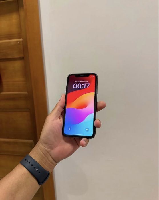 Продам Айфон 11  64gb