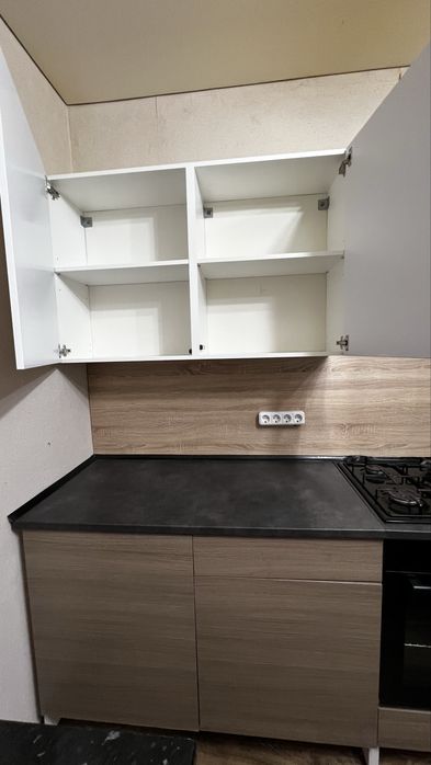 Продам кухонный гарнитур с техникой