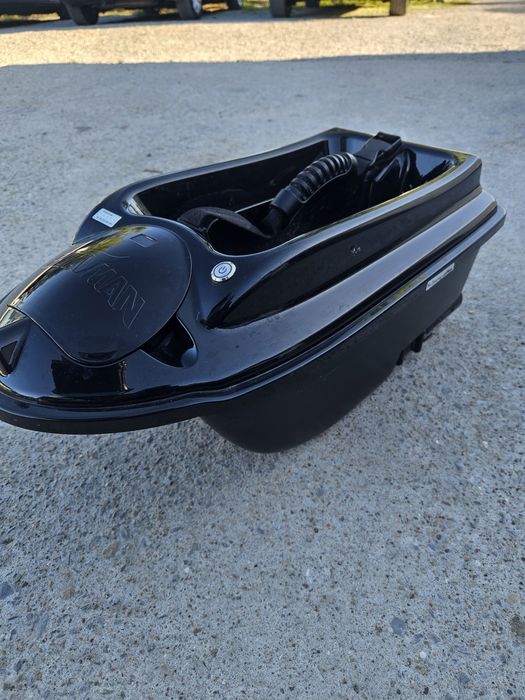 ЛЛодка за захранка BOATMAN