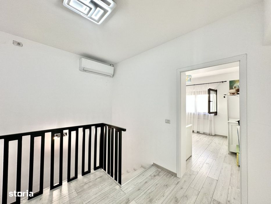 Duplex spatios cu 4 camere | Zid dublu | Panouri fotovoltaice - Mosnit