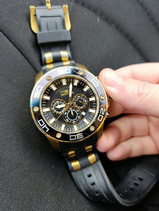 Продам мужские наручные часы Invicta
