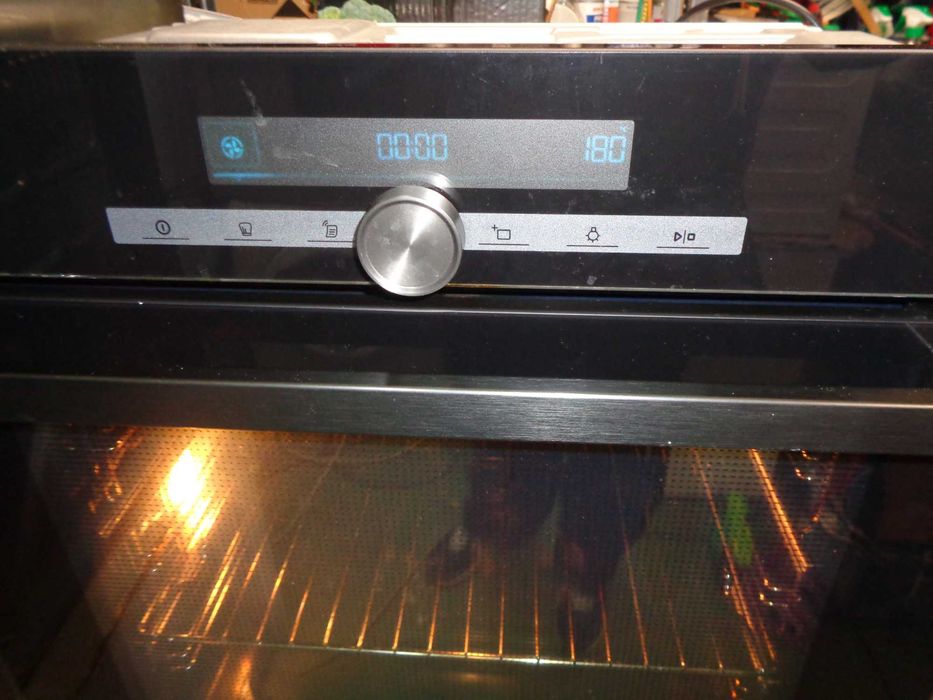 cuptor electric  incorporabil  HISENSE