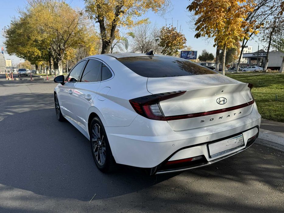 Продаю Hyundai Sonata 2.5 DN8 2020 год Рестайлинг Full 5 позиция.