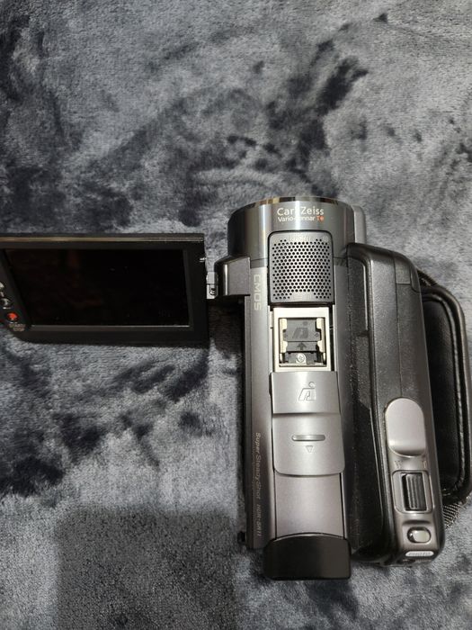 Видеокамера SONY HDR-SR11