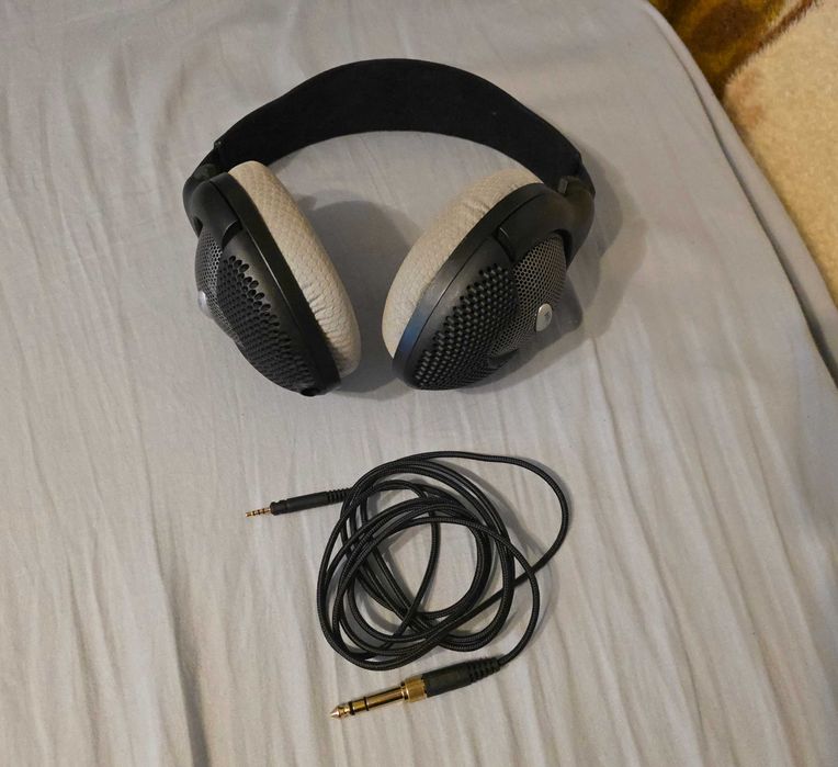 Casti Sennheiser HD590 prestige, stare buna, functionare impecabila.