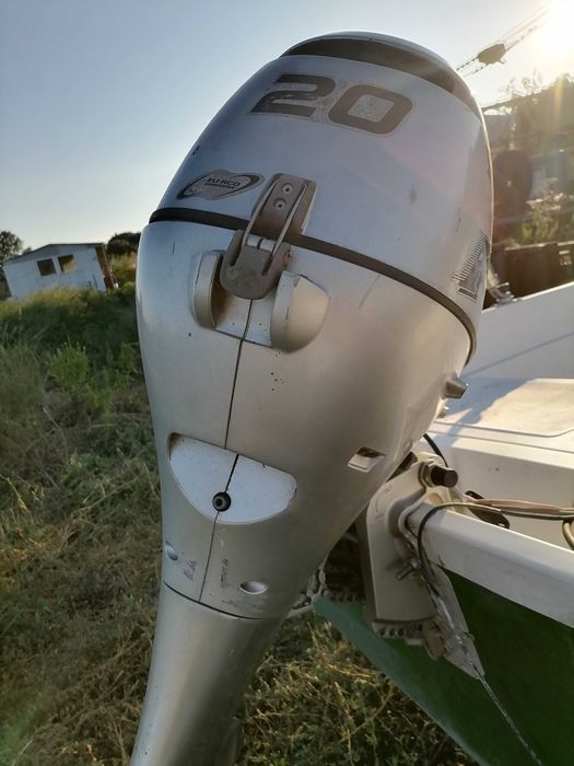 vand barca romcraft 480  cu motor honda 20 ps