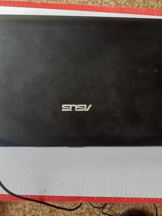 Малък лаптоп Асус Еее РС 1001РХ