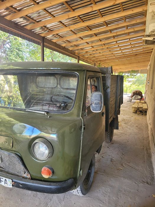 продается уаз бортовой