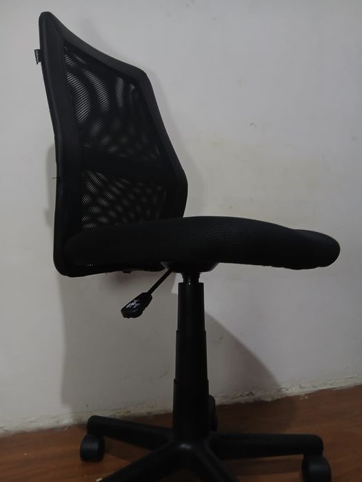 Scaun de birou negru