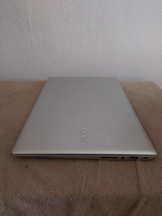 Acer Swift ultralim full metal• Taste luminate • i5-6th gen• 8gb RAM DDR 4• bateria 6-7 ore