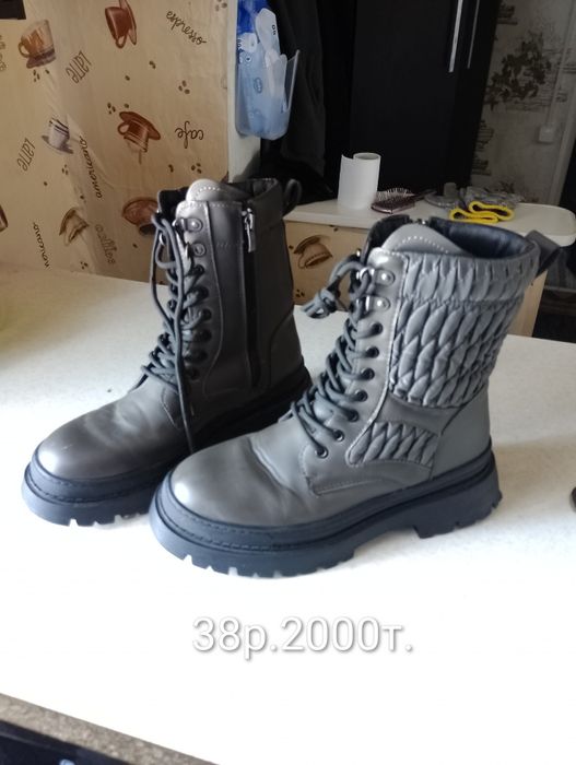 Продам женские весенние ботинки