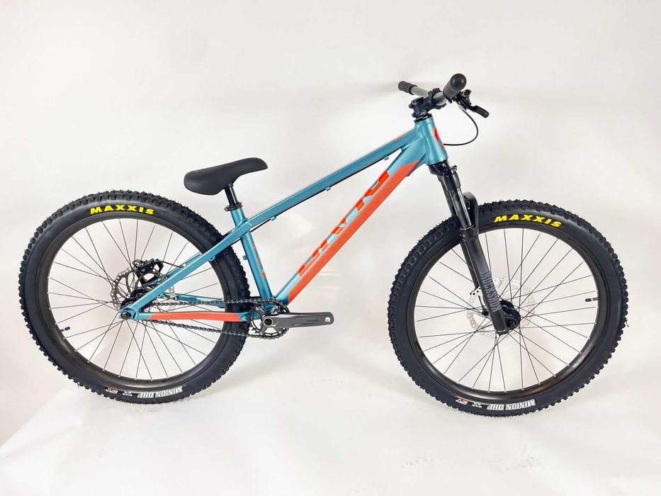 НОВИ цяло колело DRAG C1 TEAM ROCKSHOX Dirt Jump 26 Ц1 велосипед