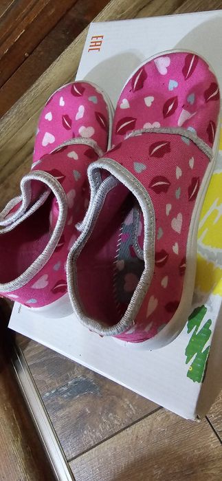 Запазени обувки и ботиши за момиче