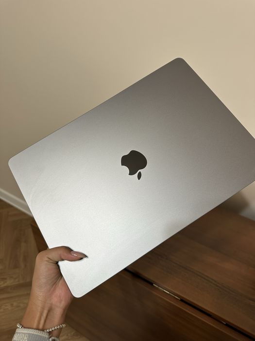 MacBook Air 2023 года m2
