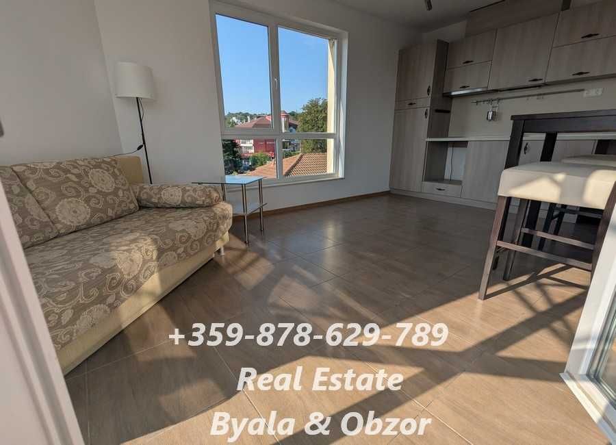 Двустаен апртамент с морска панорана на 100 метра от плажа