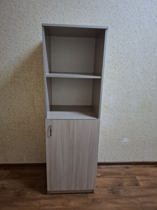 Шкафчик с полками