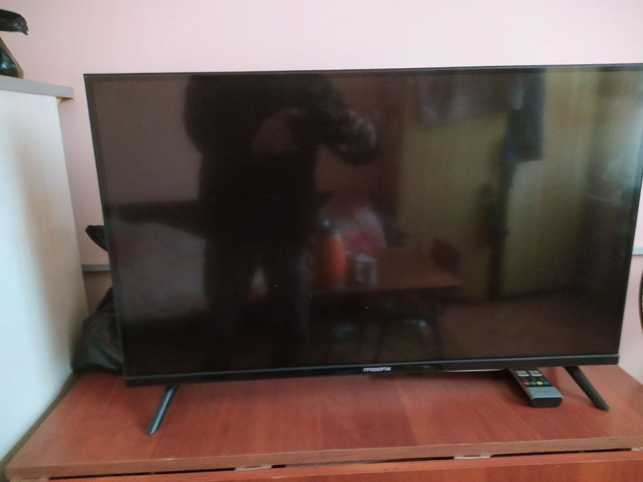 Продаётся почти новый телевизор по вопросам обращаться по телефону пол