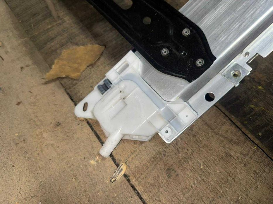 Люк Highlander (2012)