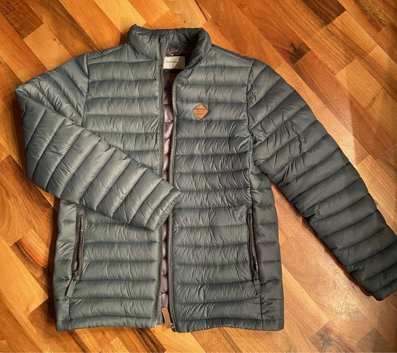 Продам куртку на подростка 164 см.