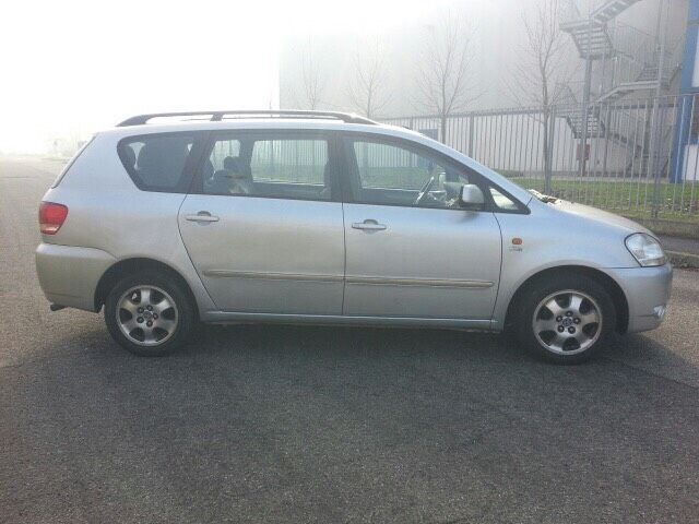 тойота авенсис версо 2,0 ди фор ди 116кс. 2004г. TOYOTA AVENSIS VERSO