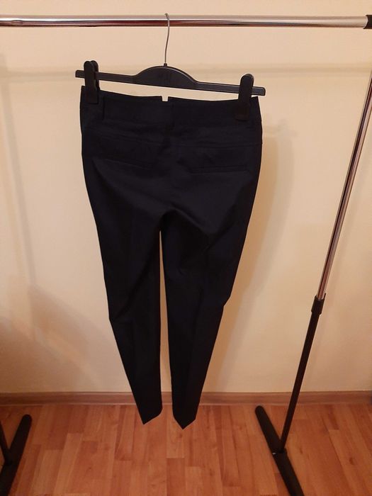 чисто нов син панталон