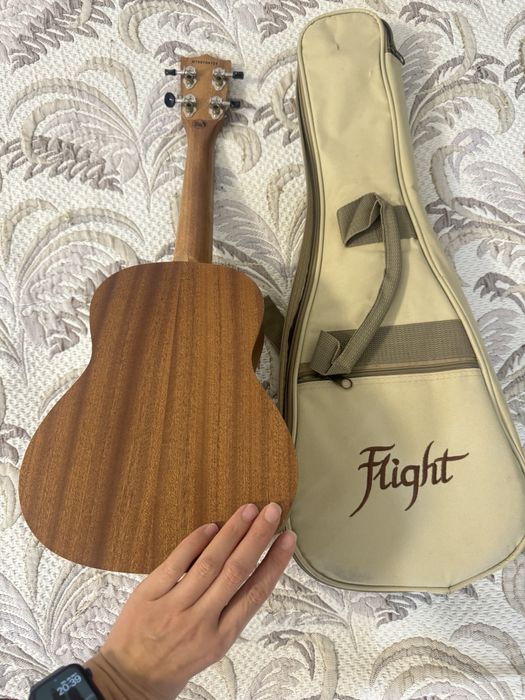 Продаю укулеле