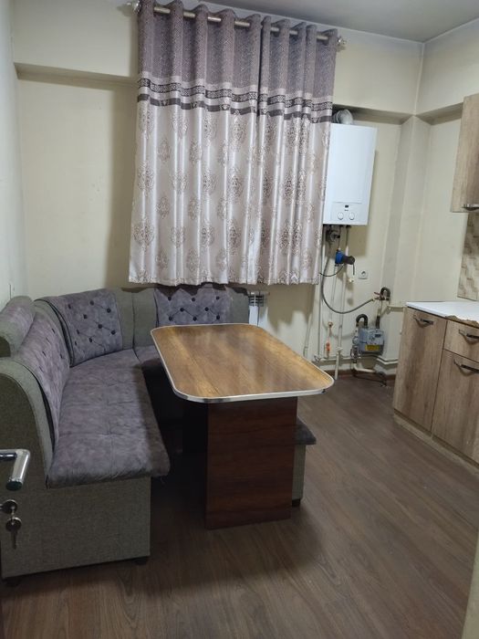 Янги бозор олдидаги янги домлардан ижарага берилади.