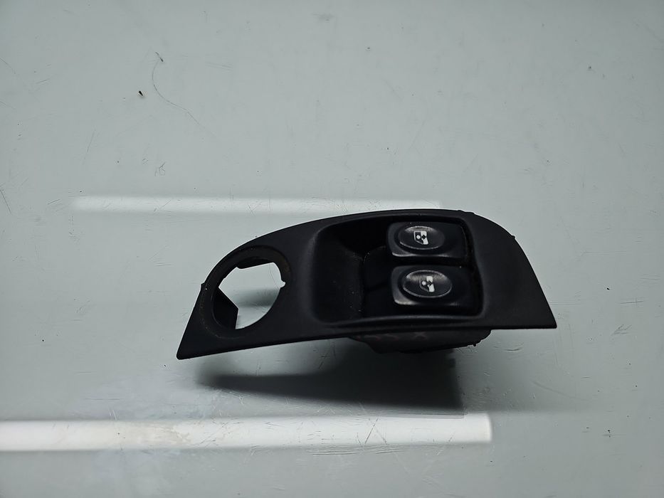 Butoane comanda geamuri sofer Renault Megane 1 [Fabr 1995-2003] 77004