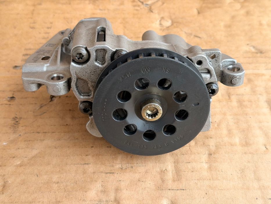 Pompă Ulei VW 2.0TDI 05L 115 103 F