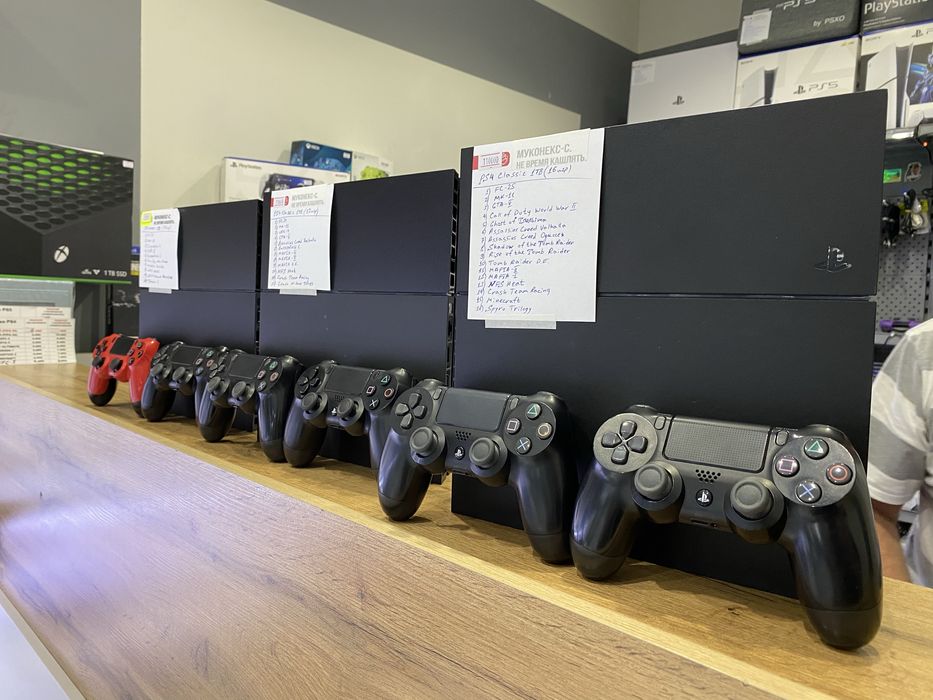 Playstation 4 1TB + много игр