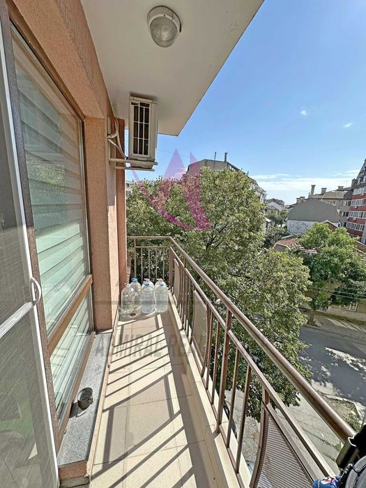 Дава се под наем Едностаен апартамент в Варна, Център - 40 кв.м за 325 € - Снимка #3