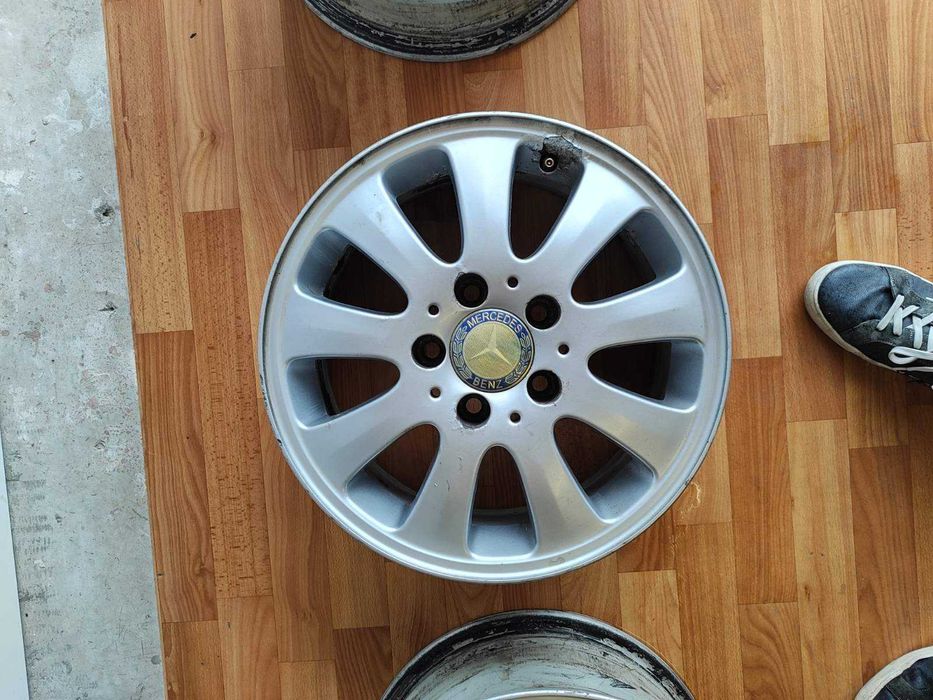 Оригинални алуминиеви джанти Mercedes-Benz 15" (5x112 / 6Jx15 ET44)