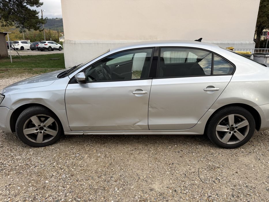 VOLKSWAGEN Jetta 2011 — imagine 4