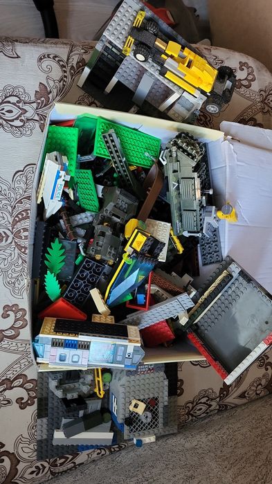 Продам Лего целую коробку