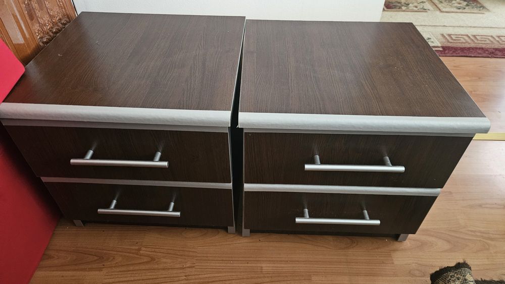 Pat cu saltea, noptiere si comodă de vânzare