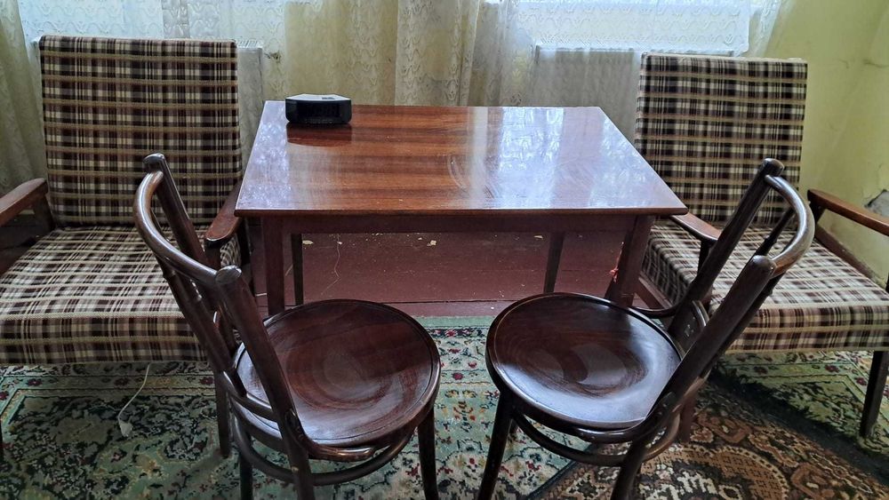 vand canapea extensibila, 2 fotolii, 2 scaune, masuta