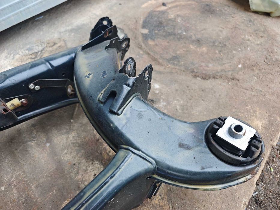 Почти нов оригинален заден мост Mercedes W204 W212 W207 W218