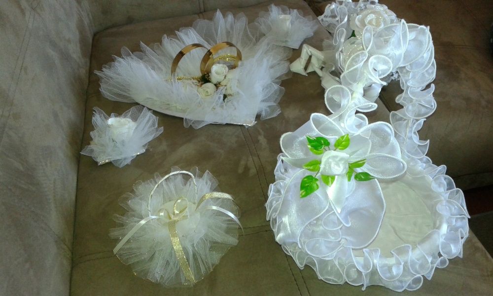 украса за кола на младоженци