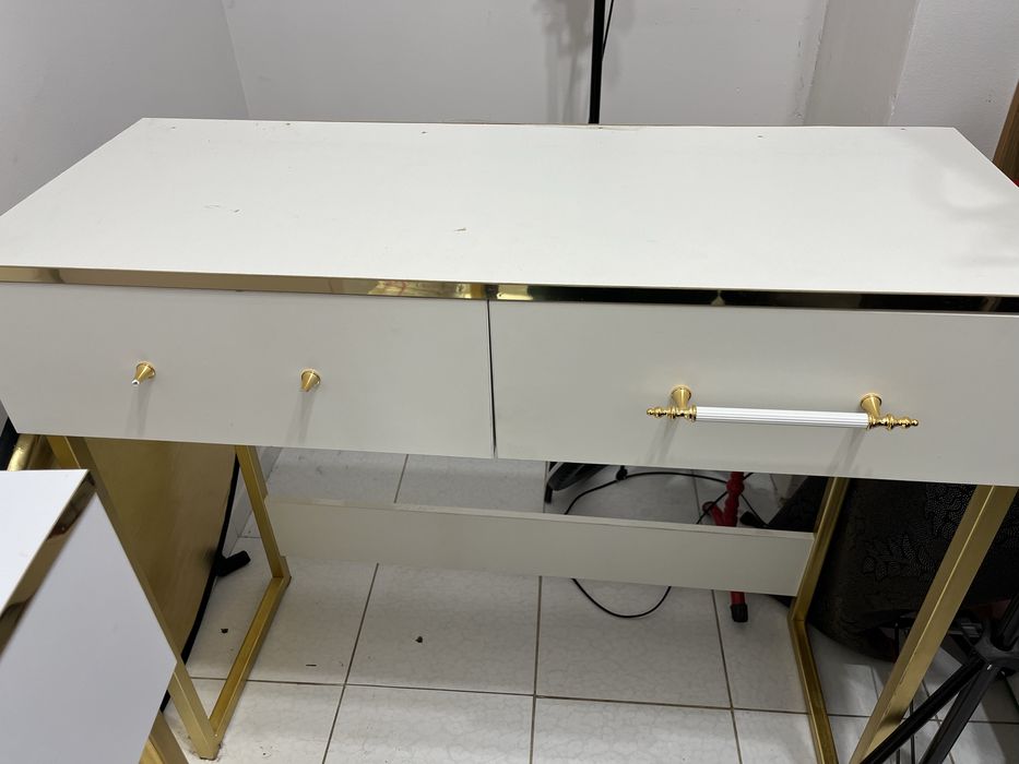 Консоль полка срочно