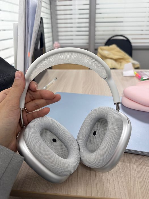 Продам AirPods pro Max