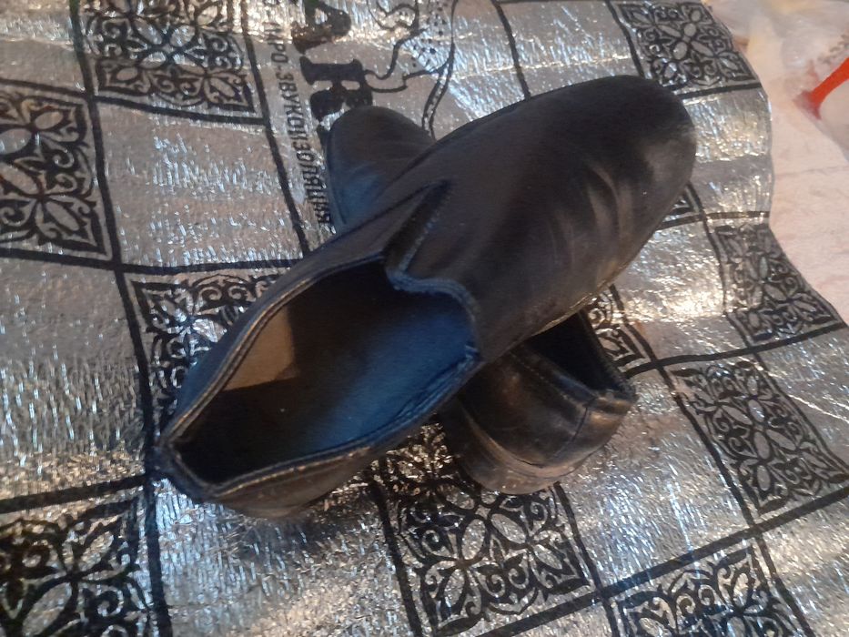 RETRO TUFLI 32-33 razmer yoki aksesuar faqat charimdan