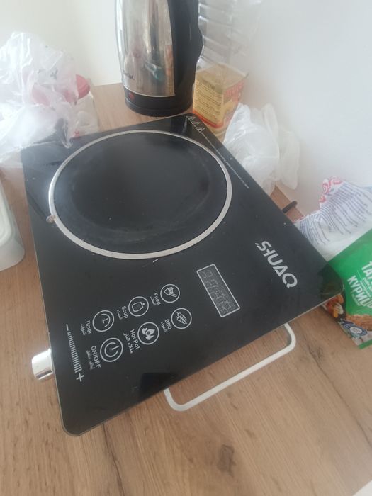 Продам холодильник с плиткой и со столом